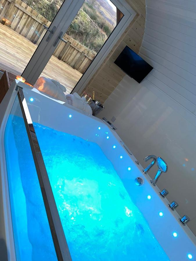 Apex Studio Pod & Jacuzzi Bath Форт Уилям Екстериор снимка